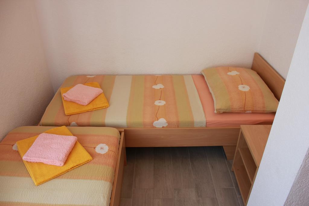 Apartments Roko Rogoznica  Eksteriør billede